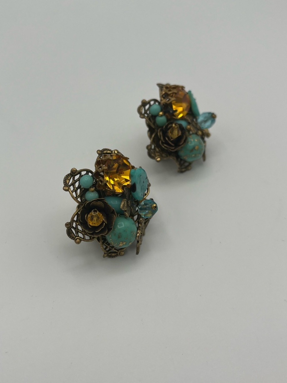 Unsigned Miriam Haskell Robin's Egg Blue Four-Strand Bracelet & Filigree Earring - Picture 6 of 13